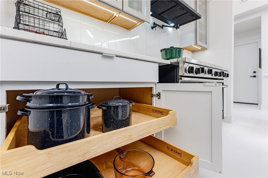 Village/Bratenahl - Residential