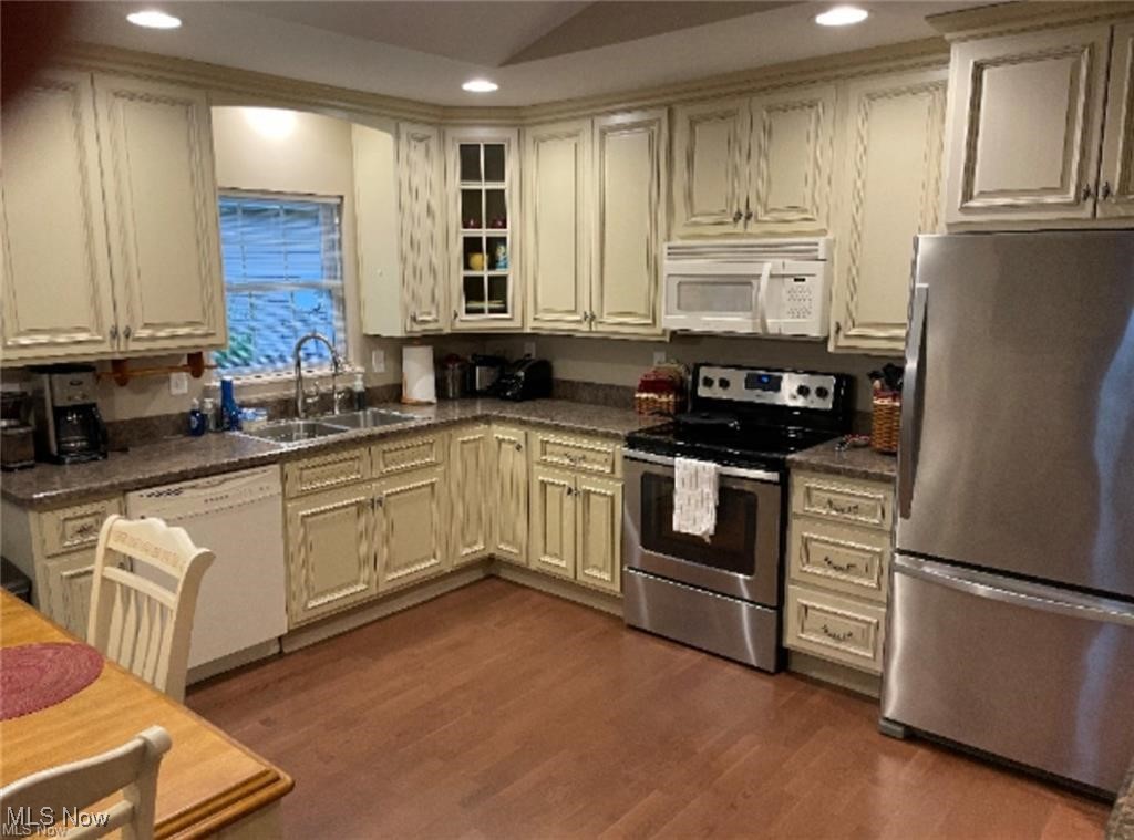 Noras Glen Condo - Residential