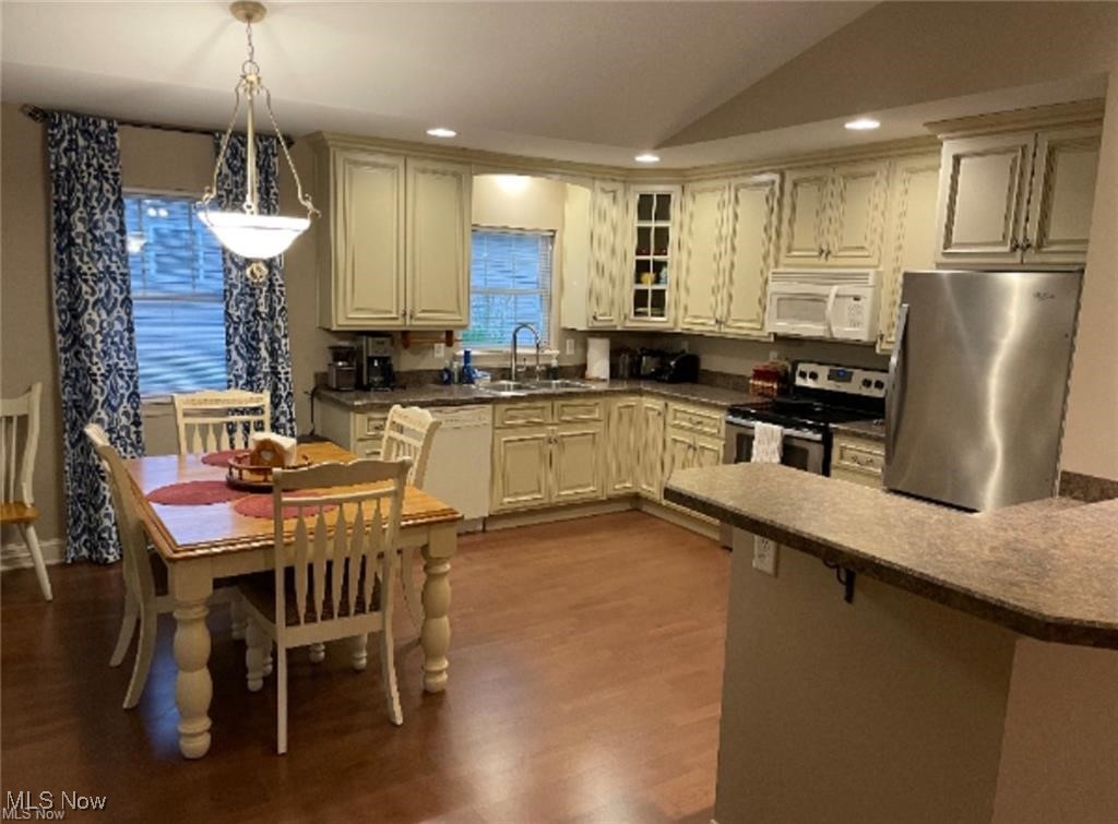 Noras Glen Condo - Residential