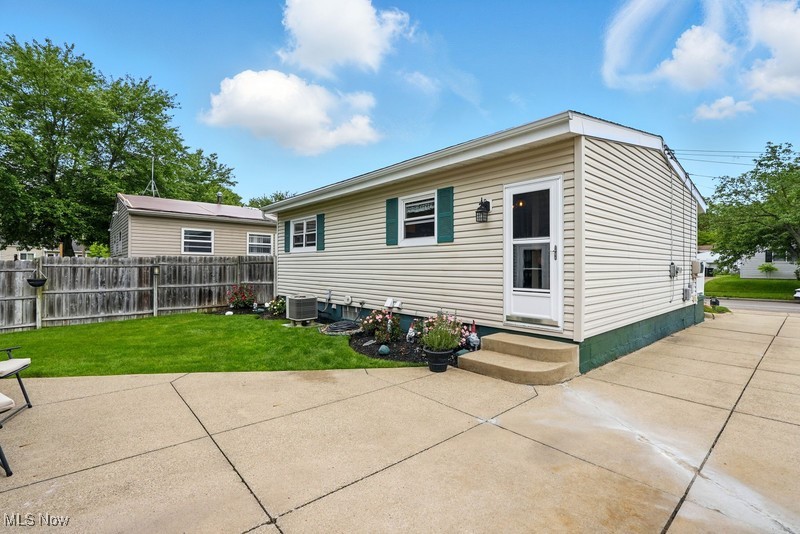1152 Winston Street, Akron, Ohio image 3