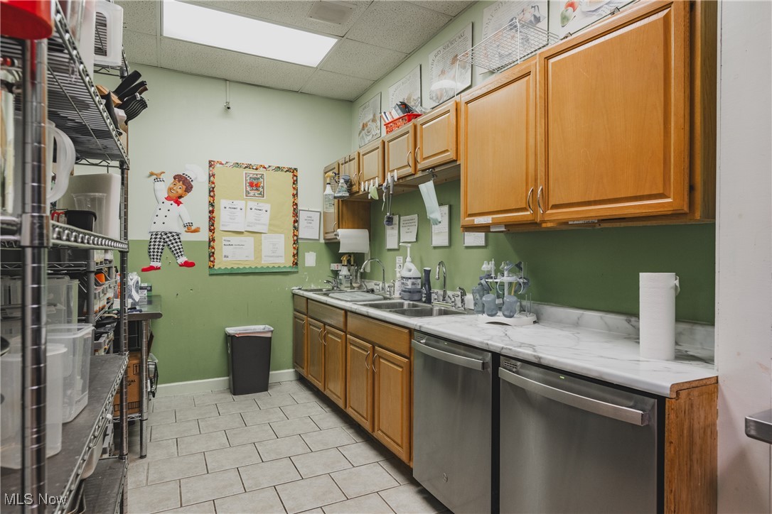 Lynnden Road Adn - Commercial Sale