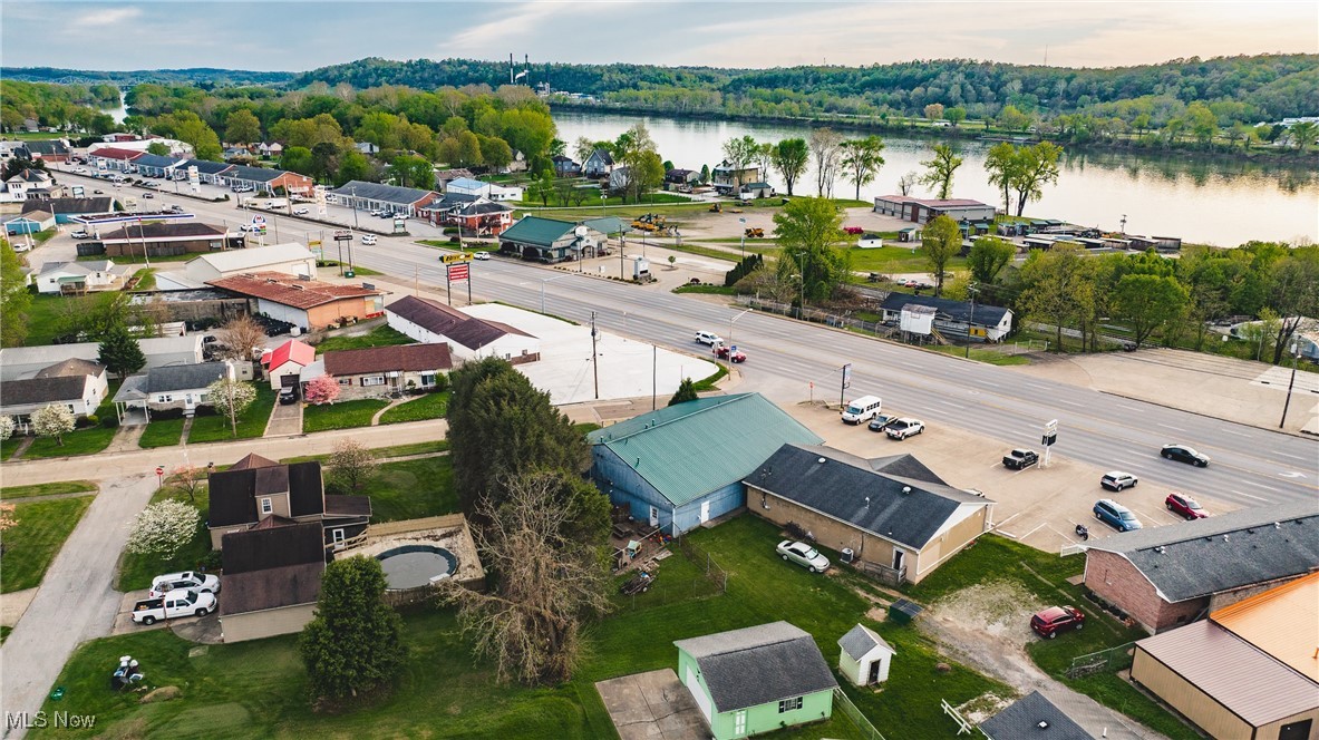 Lynnden Road Adn - Commercial Sale