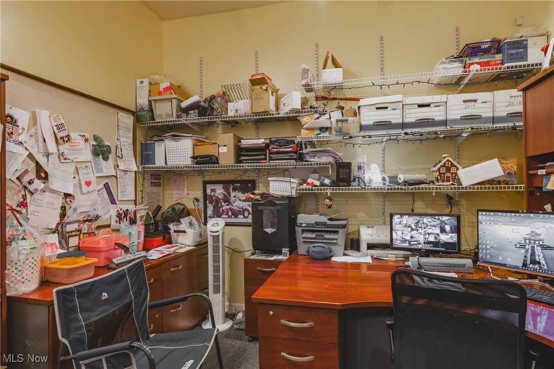 Lynnden Road Adn - Commercial Sale