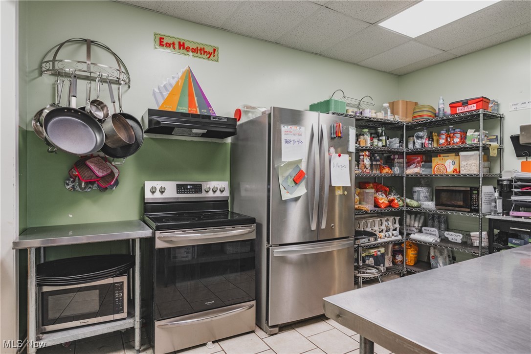 Lynnden Road Adn - Commercial Sale