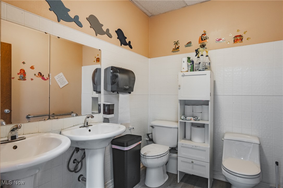 Lynnden Road Adn - Commercial Sale