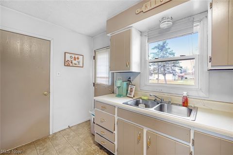 Tiny photo for 3568 Boettler Street NE, Canton, OH 44721 (MLS # 5188053)