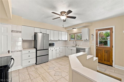Tiny photo for 16605 Westdale Avenue, Cleveland, OH 44135 (MLS # 5253995)
