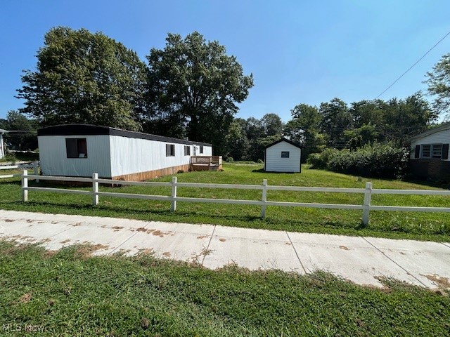 Looking to live just minutes from Seneca Lake? Look no further, this mobile home offers 3 bedrooms, 1.5 bath, and a comfortable layout with convenient access to fishing, boating, and outdoor recreation. Enjoy a peaceful setting while being close to local amenities. Perfect for a weekend getaway, seasonal retreat, or year-round residence.