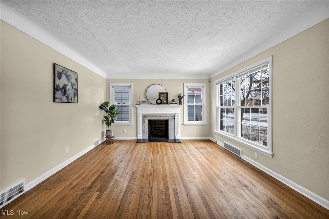 Jw Maxwells Hlnd Sub - Residential