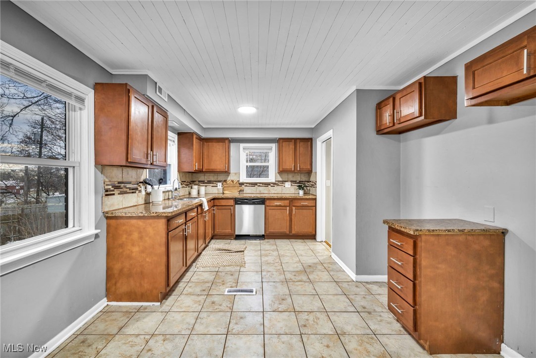 Jw Maxwells Hlnd Sub - Residential