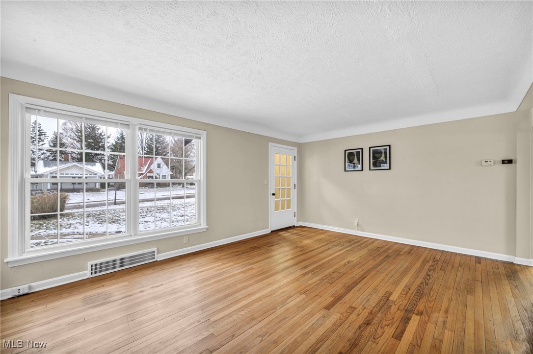 Jw Maxwells Hlnd Sub - Residential