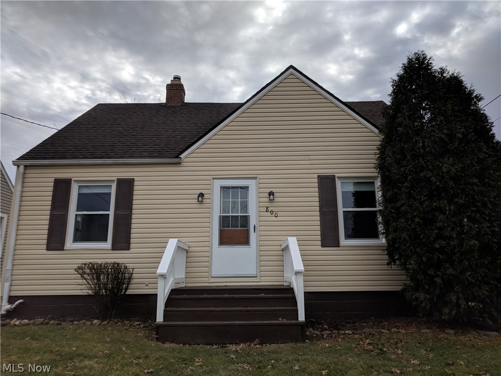 Absolutely beautiful reconditioned home that is like new now available for lease. Everything is in tip top condition with fresh new trendy carpets, wood plank flooring, paint, light fixtures, windows, kitchen, bath all has been professionally remodeled and is brand new. If you are looking for a super clean spotless place to call home you will want to take time and call to see this before it's gone. 3 bedroom, 1 bath, Full 2 car garage, Full basement, A/C. Available for immediate occupancy. Tenant pays all utilities. Applications available online $35 application fee per occupant, every adult occupant MUST apply. We check credit, criminal, eviction history and verify income. No section 8. Large dogs are not permitted. If you have a pet an additional security deposit of 350 and increased monthly rate of 50 will be imposed.