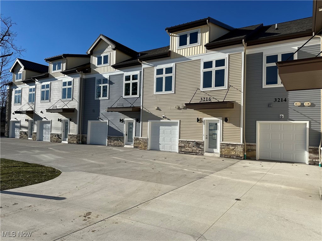 Amazing new townhomes at Van Aken Mews! The development offers a 15 year property tax abatement! The first phase is 6 units. The versatile design exhibits alluring and inviting features, high ceilings, luxury vinyl flooring, granite counter tops, wood cabinetry and carpet in the bedrooms. First floor features family room, dining area, pantry and powder room. Second story is the en suite , two additional bedrooms, full bath and laundry room. Close proximity to the new Van Aken district, Shaker Sq, Cleveland Clinic and University Hospitals. There are 18 homes planned in this development. Reservations are available now.
BUYERS YOU MAY QUALIFY FOR UP TO 15K TOWARDS DOWNPAYMENT AND 5K TOWARDS CLOSING COSTS. INCENTIVES!!!!