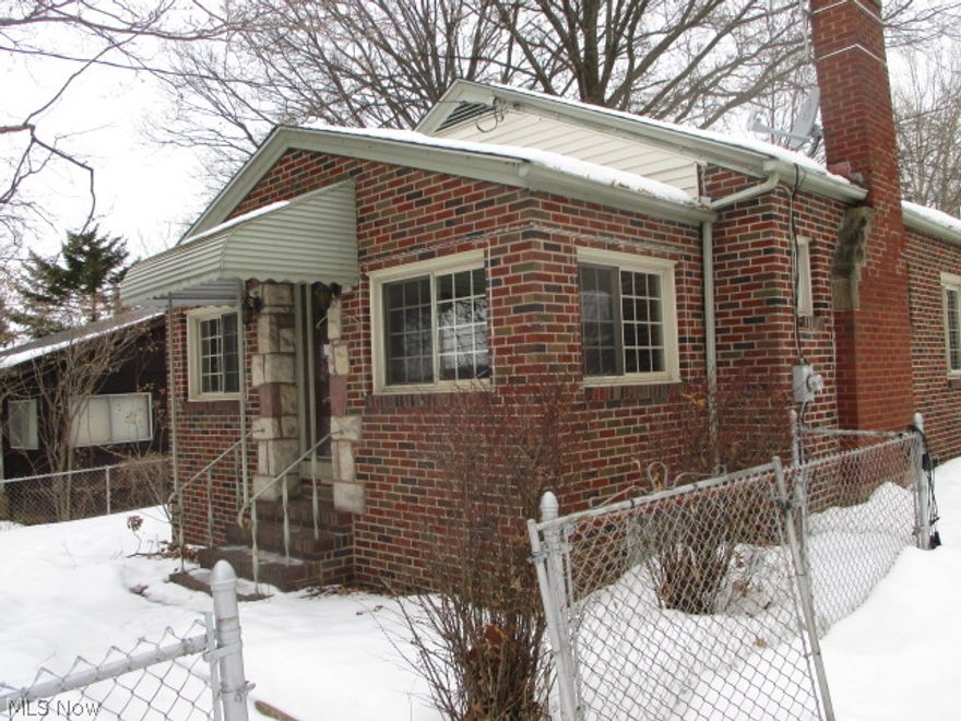 Brick Brick and Brick what a great solid start for any home. Nice lot with detattached garage, close to lake and state park system.Buyer or Buyers Agent responsible for checking history of property with any public or non-public authorities for information that may affect the intend use of the property.

Agents to review attached document for offer instructions