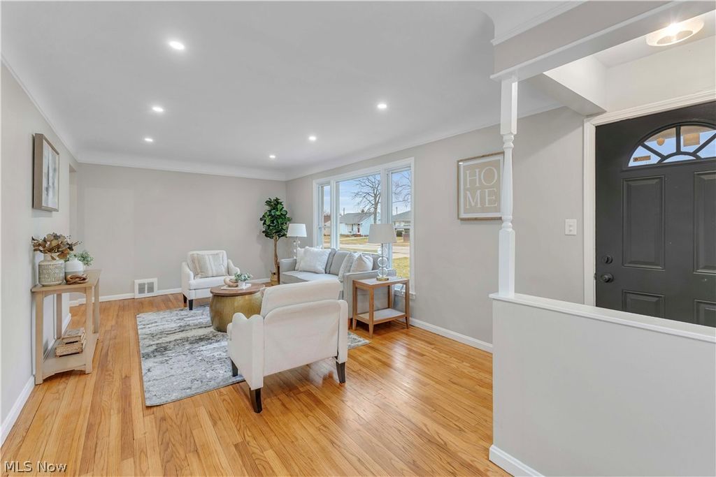 Photo of 10970 Aaron Drive, Parma, OH 44130 (MLS # 5187855)