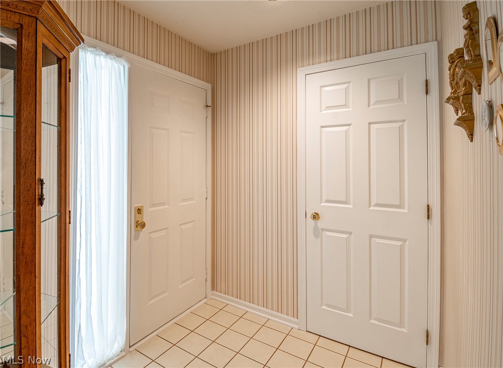 Woodbury Condo - Residential