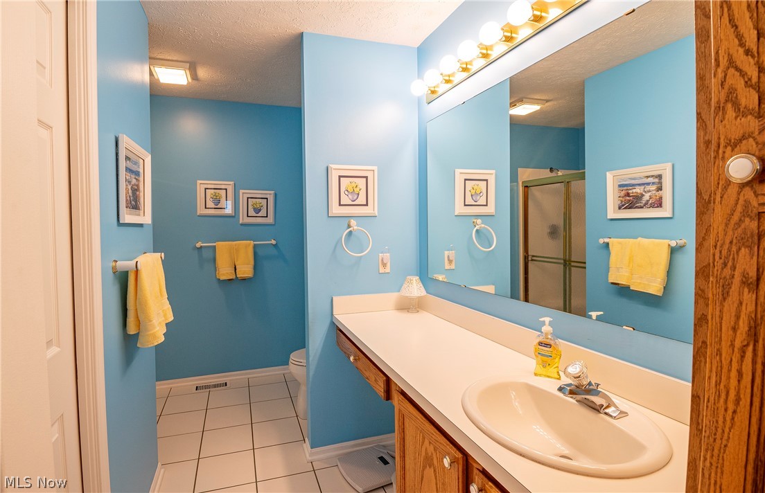 Woodbury Condo - Residential