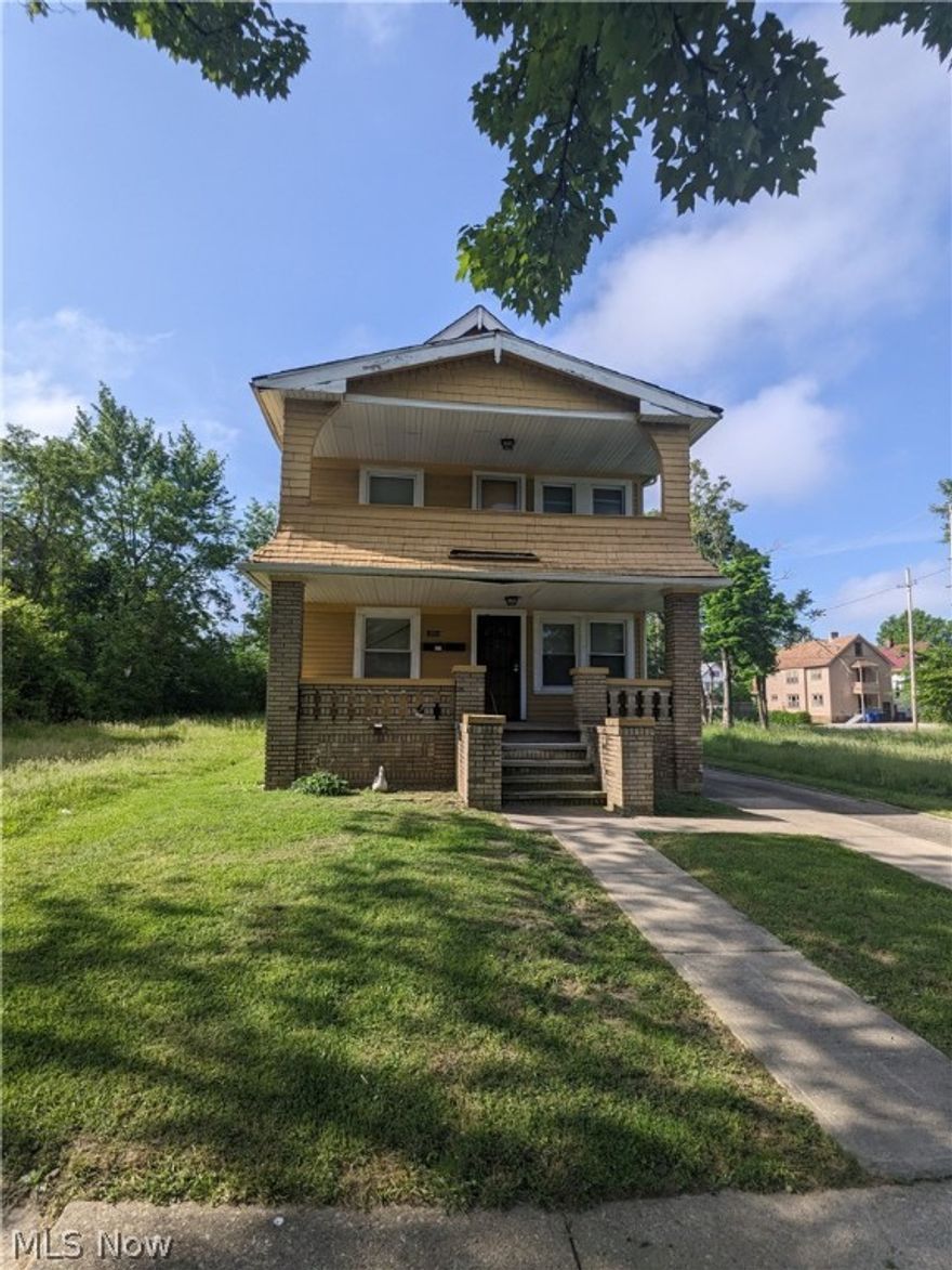 Multi-family investment property. The property consists of 2 units, 1 UP and 1 DN. The DN unit is currently vacant, and the UP unit is occupied renting for $800 per month with a 12-month lease expiring 6/30/24. Each unit has 2 bedrooms and 1 full bathroom.  Shared laundry in basement. Paved driveway for off-street parking. Great addition to any rental portfolio!