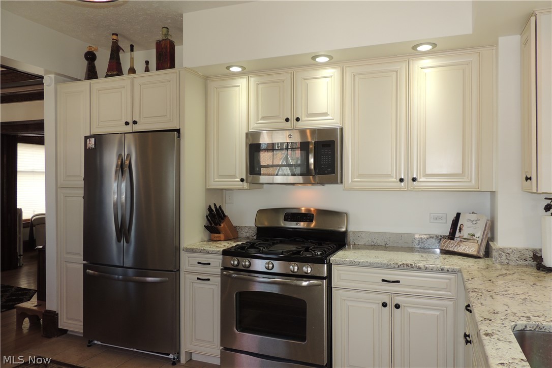 Mathews & Gilberts 05 - Residential