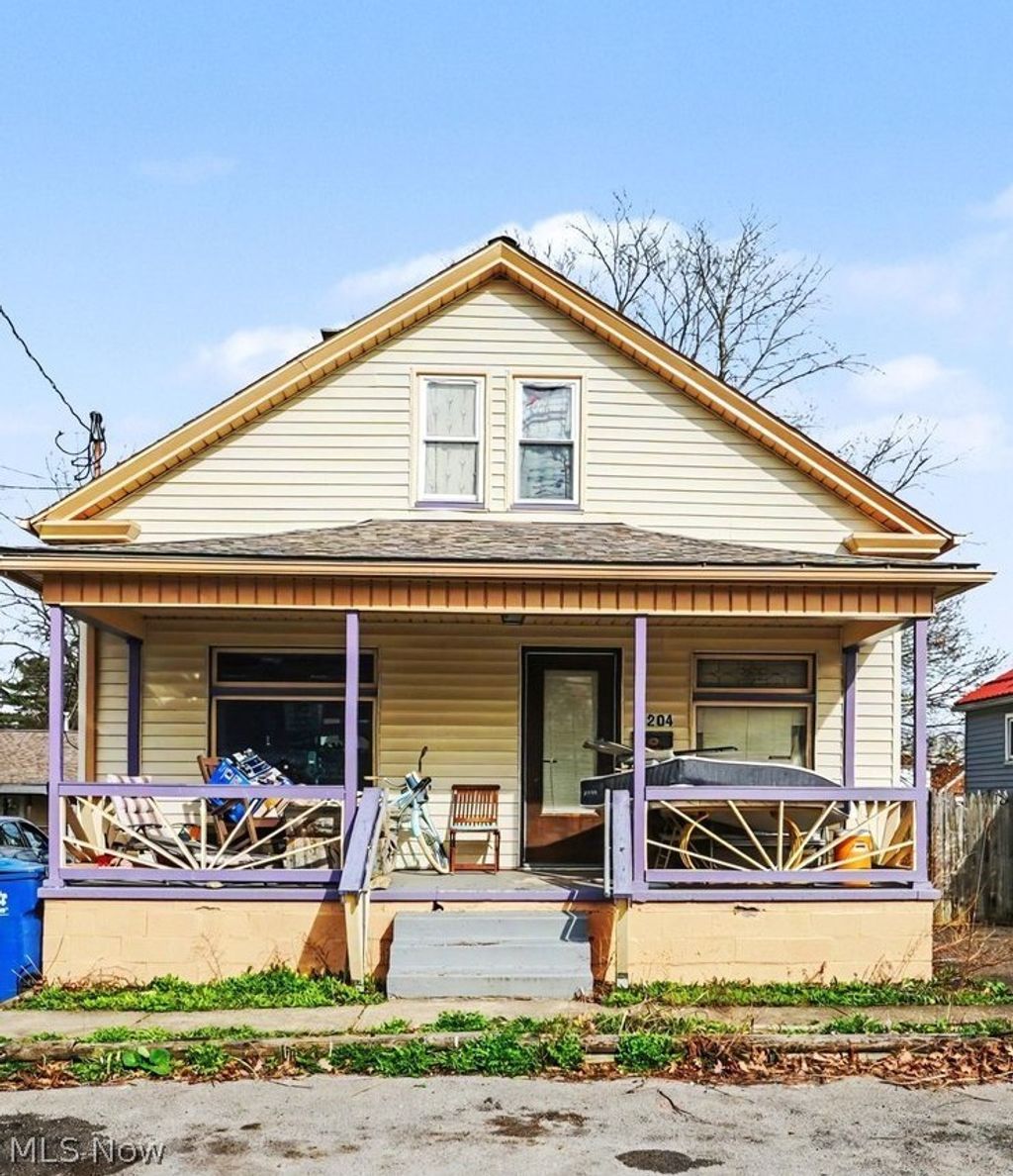 Photo of 2204 Harmon Avenue, Niles, OH 44446 (MLS # 5198922)