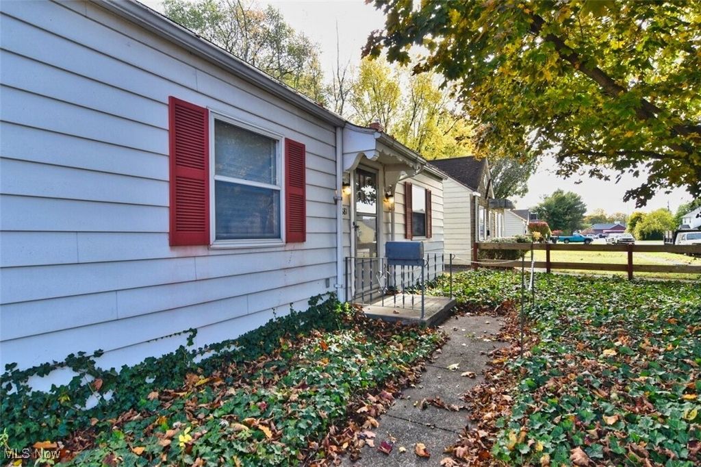 Photo of 881 Cordova Avenue, Akron, OH 44320 (MLS # 5167994)