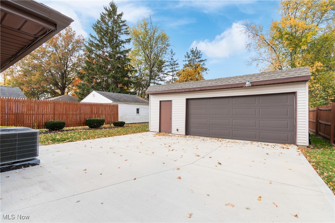 348 Woodland Avenue, Elyria, Ohio image 27