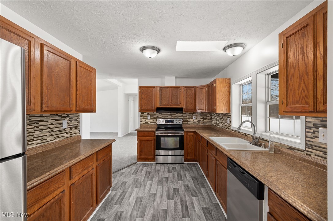 R & M Fox - Residential