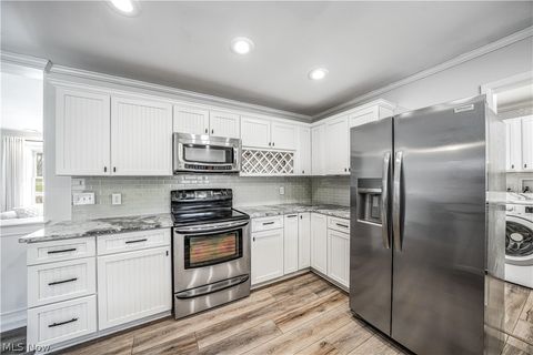 Tiny photo for 8075 Crestwood Drive, Garrettsville, OH 44231 (MLS # 5187371)