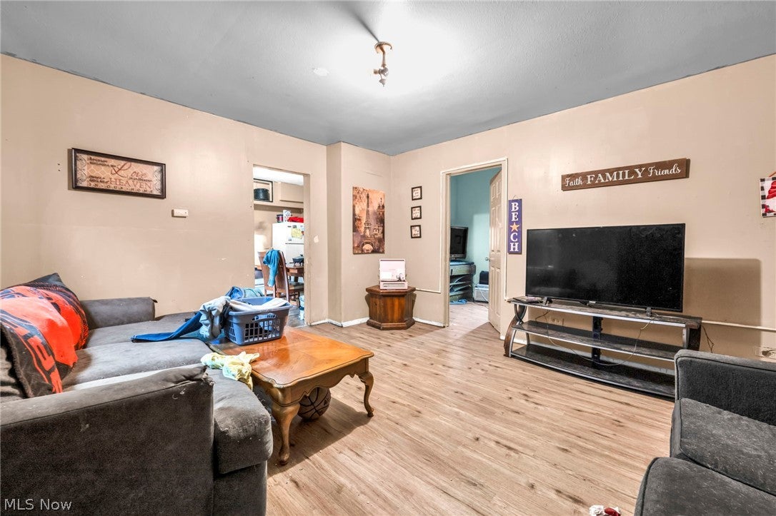 3288 W 52nd Street