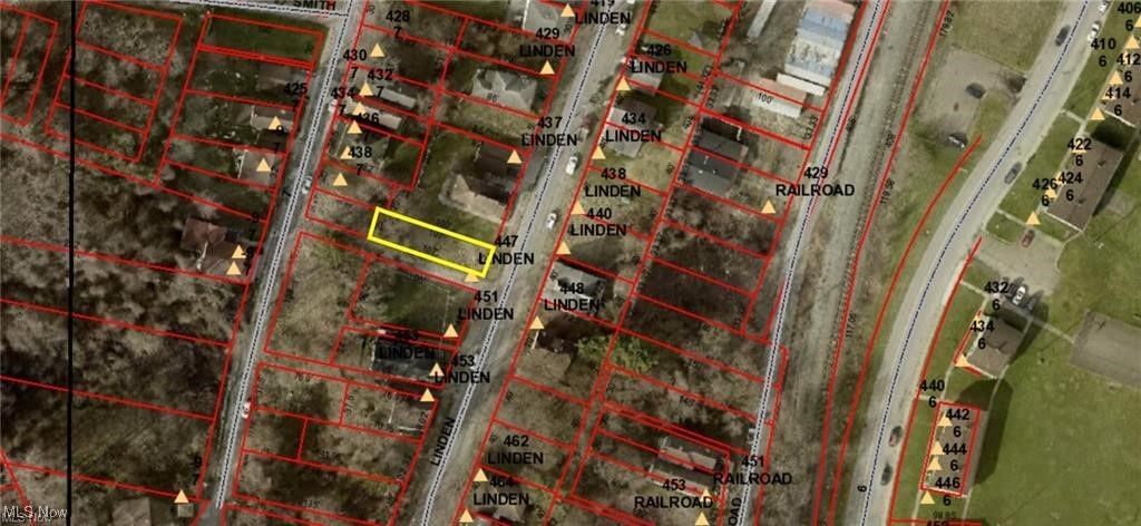 Photo of 441 Linden Avenue, Steubenville, OH 43952 (MLS # 5178429)