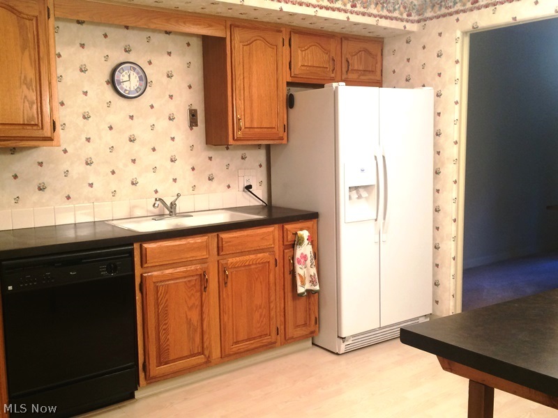 Carlton House Condo - Residential