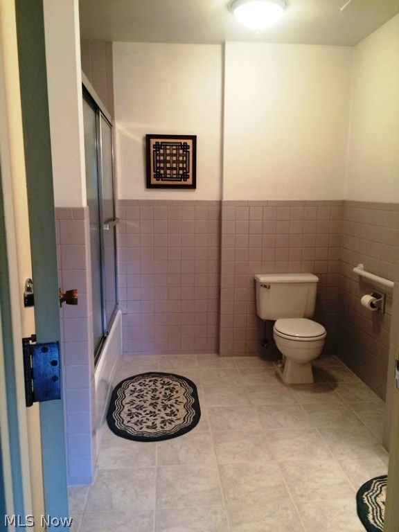 Carlton House Condo - Residential