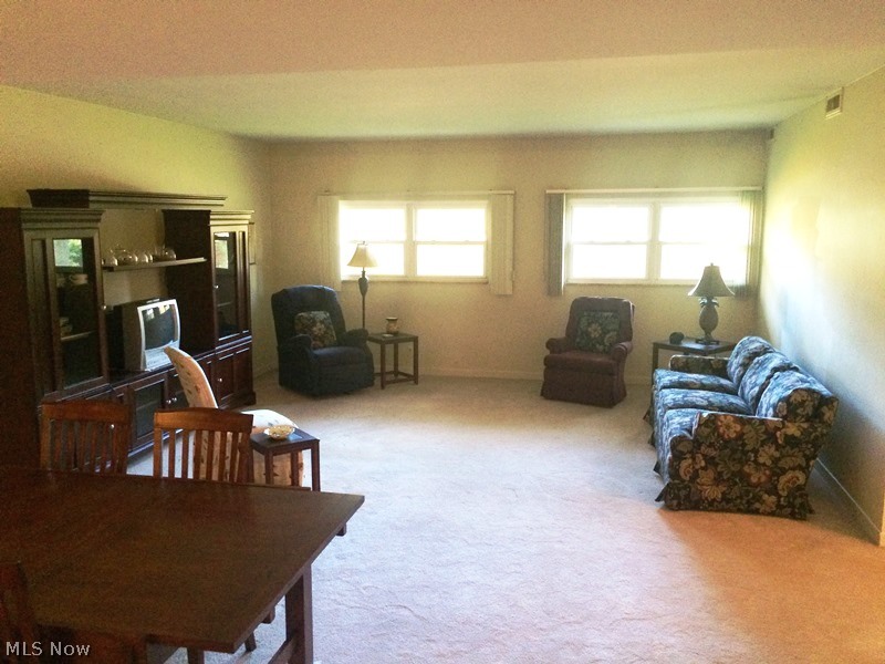 Carlton House Condo - Residential