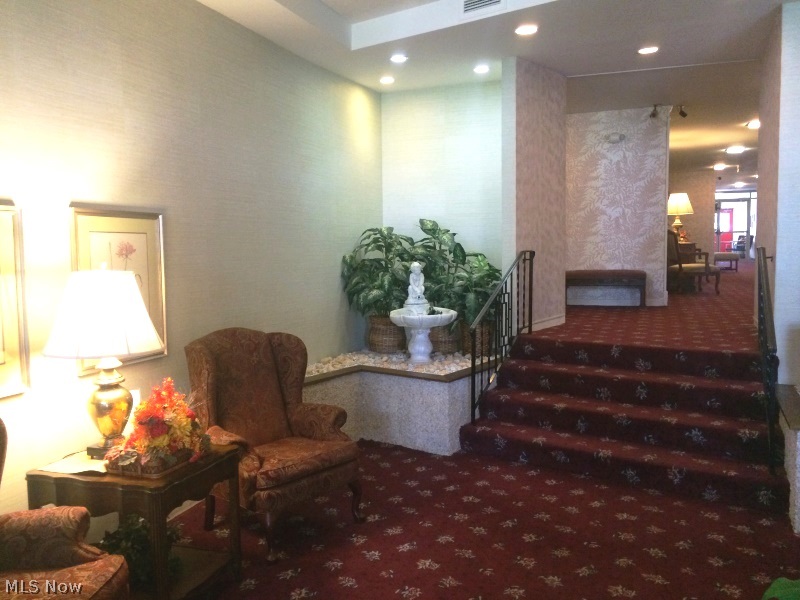 Carlton House Condo - Residential