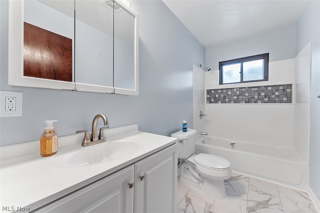 Dubin Housing Corp 01 - Residential Lease