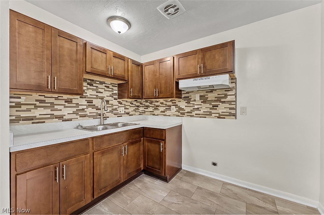 Dubin Housing Corp 01 - Residential Lease