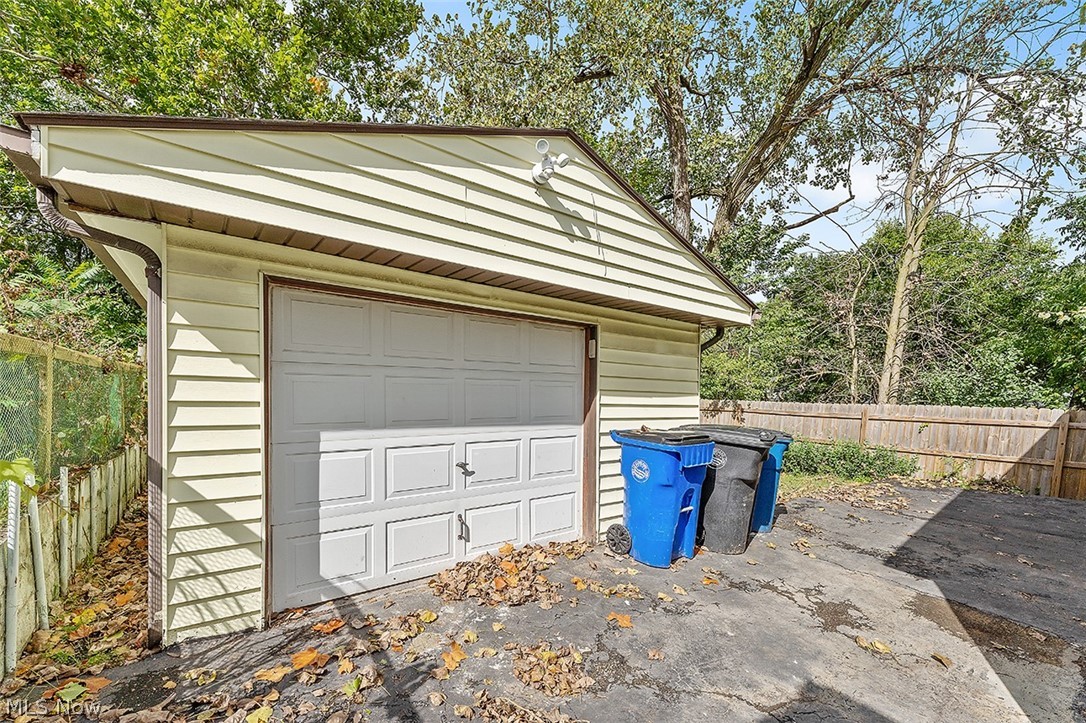 Dubin Housing Corp 01 - Residential Lease