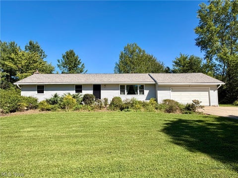 Homes For Sale - 13047 Manor Drive<br/> Chardon, OH 44024