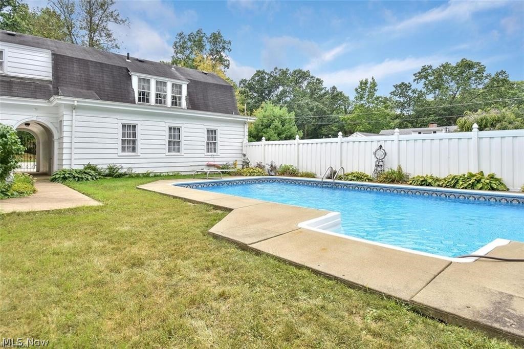 Cohasset Blvd - Residential