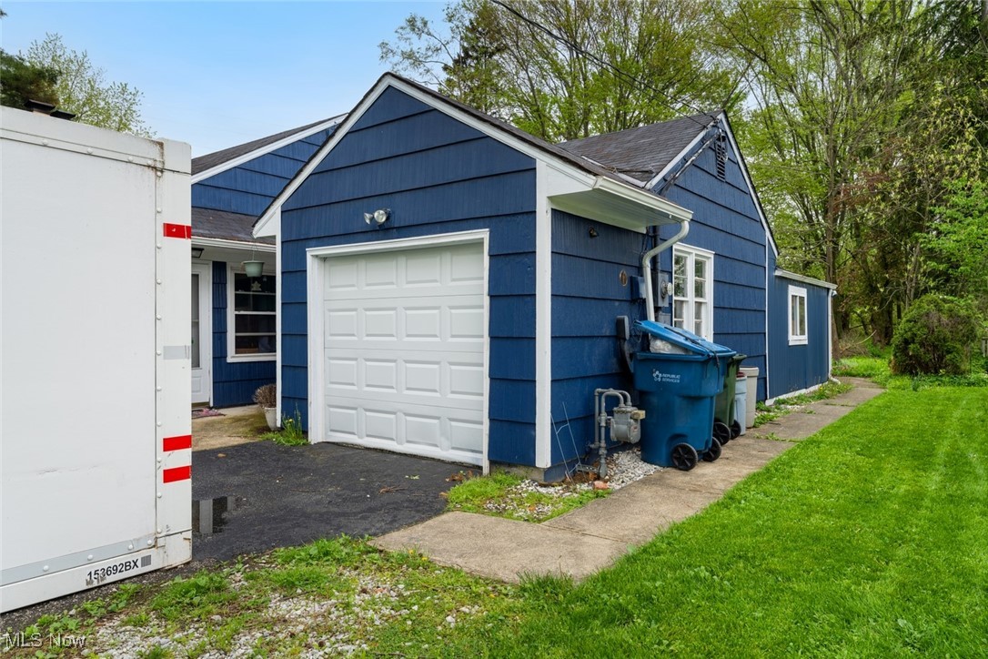 8651 Lindbergh Boulevard, Olmsted Falls, Ohio image 45