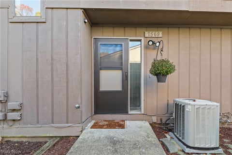 Tiny photo for 7569 Creekwood Drive #21D, North Royalton, OH 44133 (MLS # 5255453)