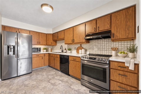 Tiny photo for 7569 Creekwood Drive #21D, North Royalton, OH 44133 (MLS # 5255453)