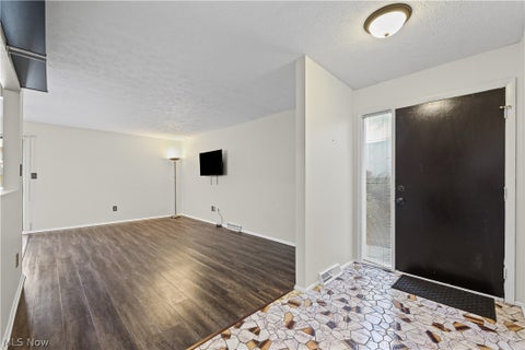 Tiny photo for 7569 Creekwood Drive #21D, North Royalton, OH 44133 (MLS # 5255453)