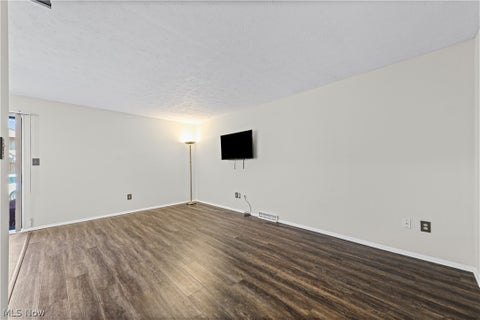 Tiny photo for 7569 Creekwood Drive #21D, North Royalton, OH 44133 (MLS # 5255453)