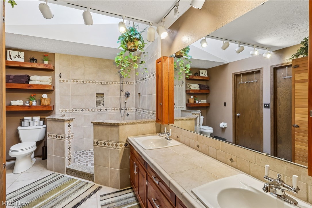 Willoughby Hills 01 - Residential