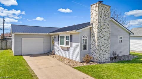 Homes For Sale - 1206 14th Street<br/> Vienna, WV 26105
