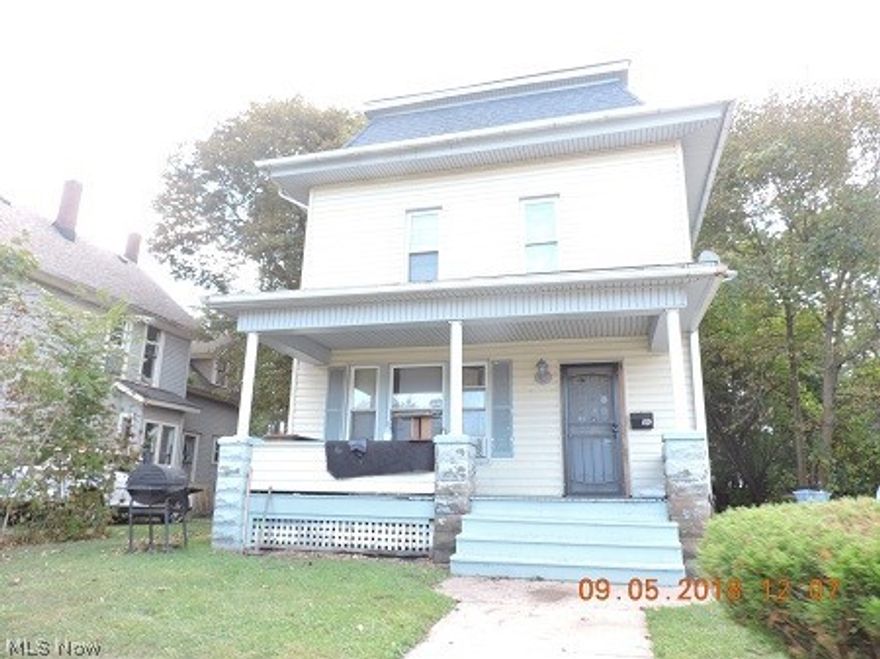 Ashtabula Harbor Colonial just a short stroll to the Lake Erie shoreline, docks and beach! 1 block from Historical W 5th St offering shops and diners! This stately lady features 3 bedrooms, 1 full bath, living room, dining room and kitchen. The full unfinished basement adds even more storage.