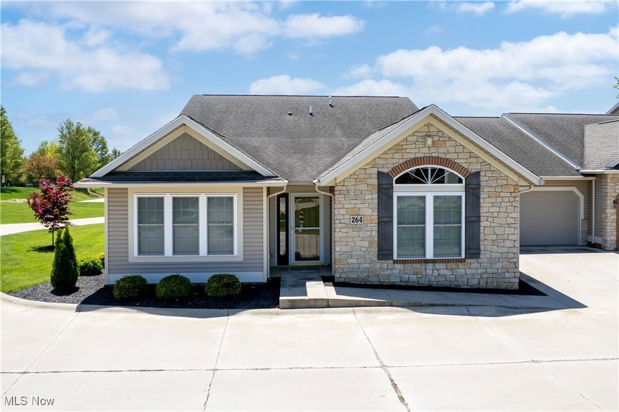 Welcome to easy living in this immaculate 2-bedroom, 2-bathroom condo nestled in the highly desirable North End.
Designed for comfort and convenience, this low-maintenance home offers open concept living with lots of natural light, a spacious eat in kitchen, an owner suite with private bath, walk in closet, and laundry.
Whether you’re looking to downsize, simplify, or just enjoy stress-free condo life, this spotless home is ready for you.