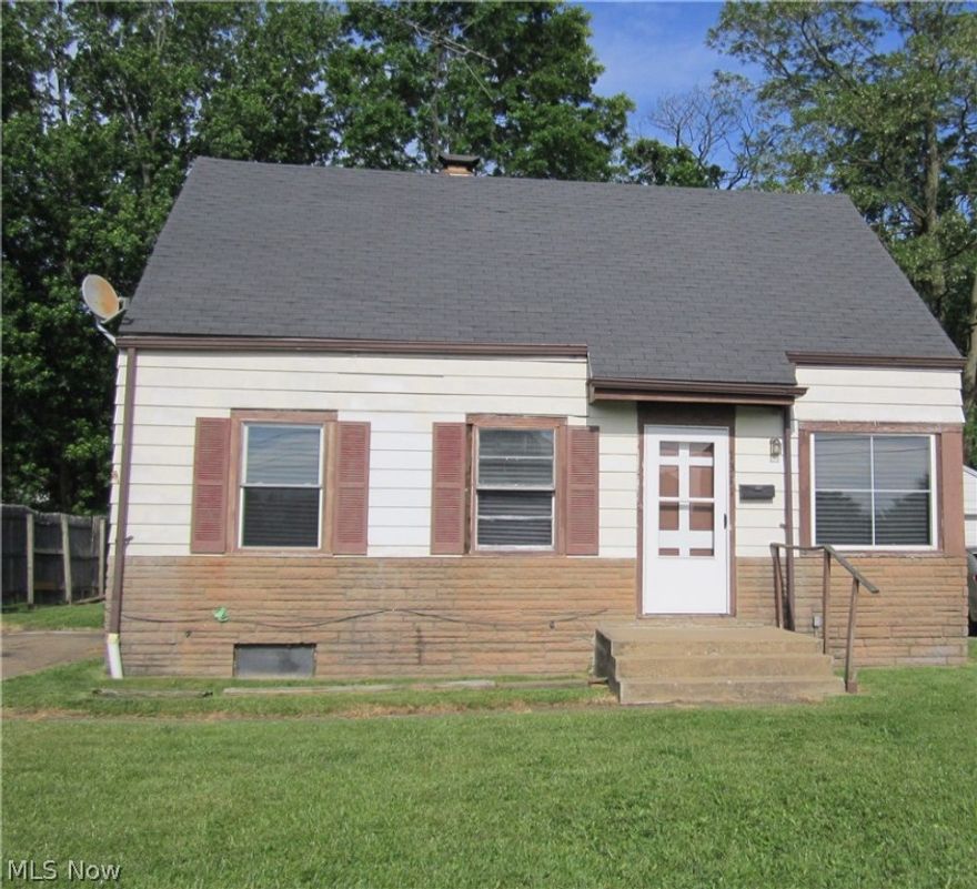 Cape Cod – 3 bedrooms, 1 bath, finished basement; hardwood floors, some newer windows, sump pump in basement, loads of storage in basement, partially fenced yard;close to public transportation, shopping, restaurants and major conveniences. Great investment property. Rented in the past for $650 a month. 
SUMP PUMP REPLACED – January, 2021;Roof, gutters and downspouts replaced 2006. SOLD AS IS,WHERE IS. SELLER WILL MAKE NO REPAIRS! STREET LIGHTING & SWEEPING: $104.30 - ANNUAL