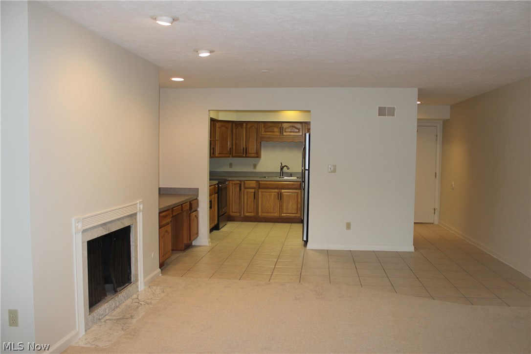 Versailles At Hudson Condo - Residential